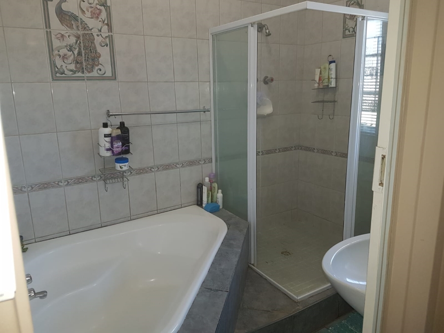 5 Bedroom Property for Sale in Mooinooi North West